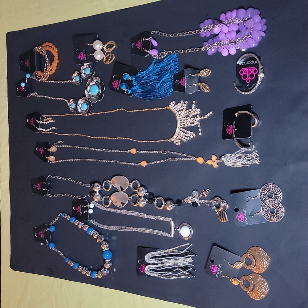 Paparazzi Jewelry Bundle of 16 NWT Necklaces Earrings Bracelets 1H